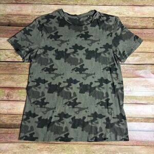 Green camo short sleeve t-shirt Size M but looks smaller due to shrinkage
